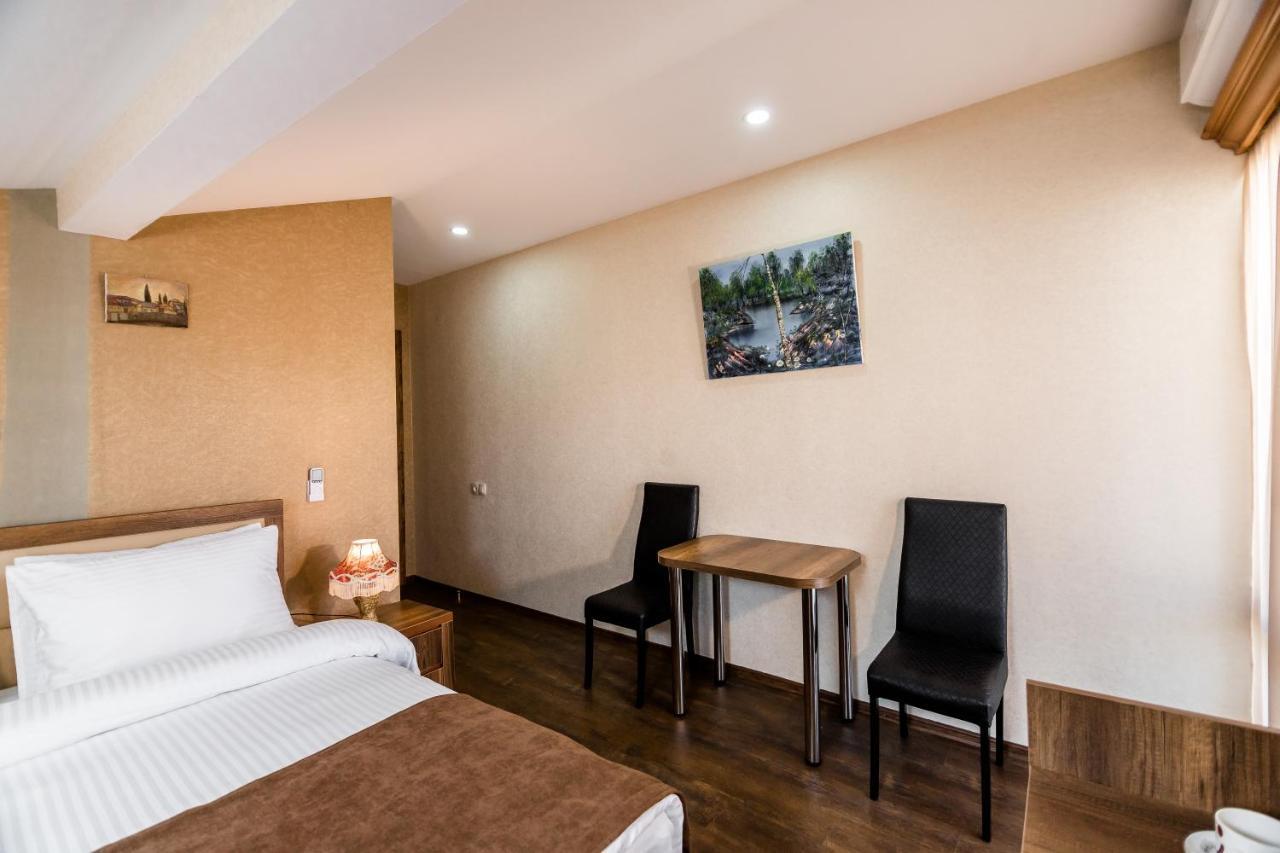 George Hotel Tbilisi ภายนอก รูปภาพ